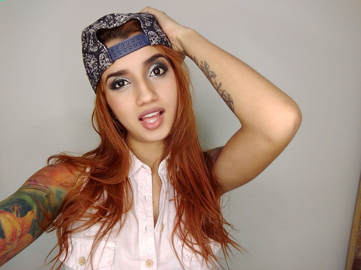 AgataRuiz4's tweet photo. Are you ready for the new year?
#NewYearisnear #sensual #style #agataR #pics #selfie #bestgirl #tatto #hot #room #show 😍😘 https://t.co/Y0BIGu9pYC