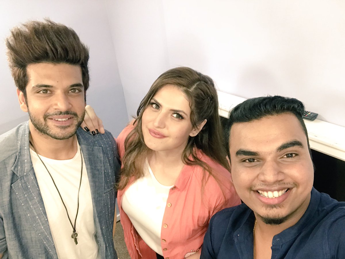 ravanspeaks's tweet photo. Ghost, spirits and everything in between chatting with @zareen_khan and @kkundrra about #1921 was so much fun. Catch all the craziness on @ZoomTV soon https://t.co/cR8tB1LNhq