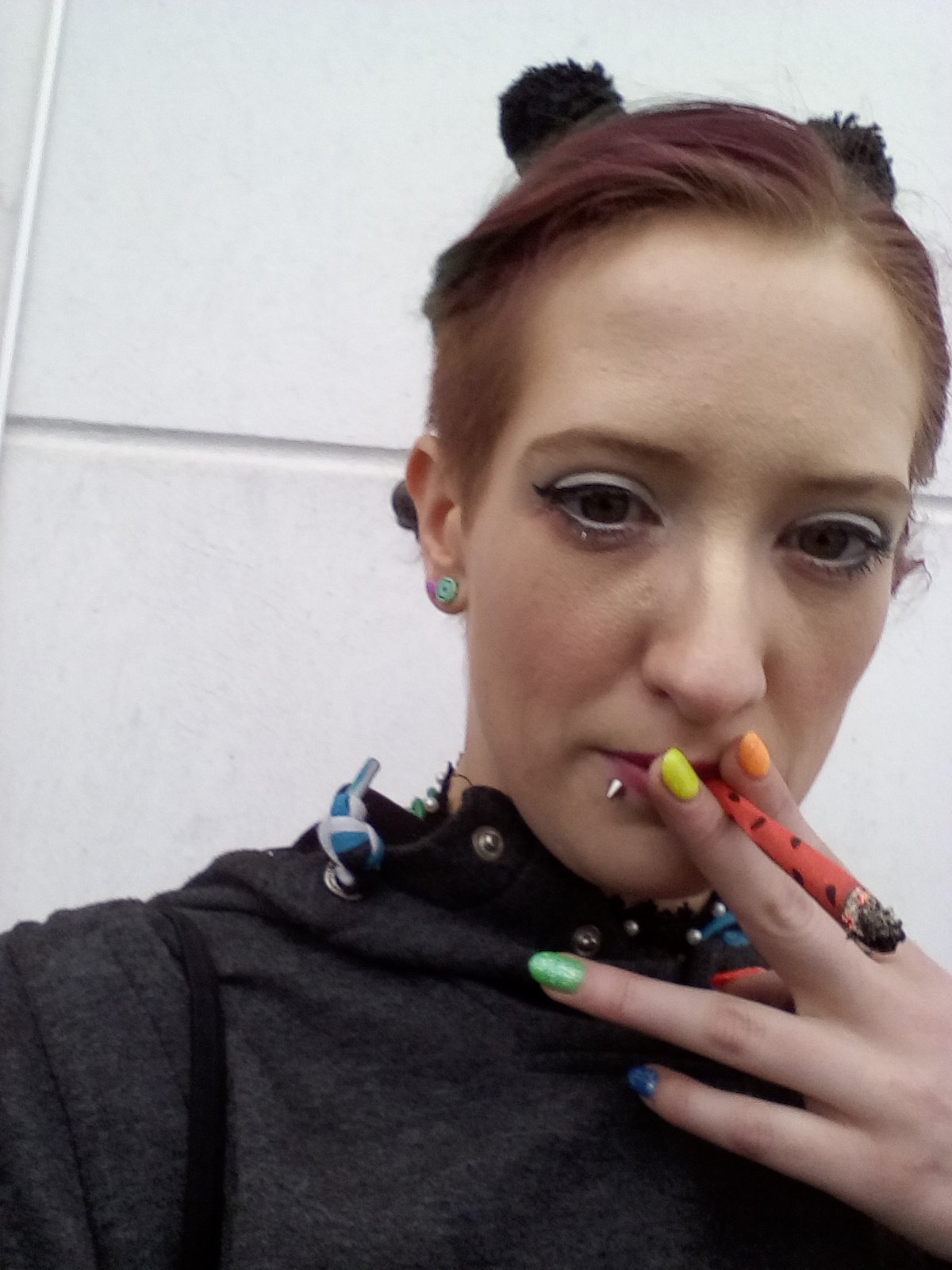 TW Pornstars - Linda Lush. Twitter. Smoking solo #alonely on the road. 2:47 PM - 27 Dec 2017