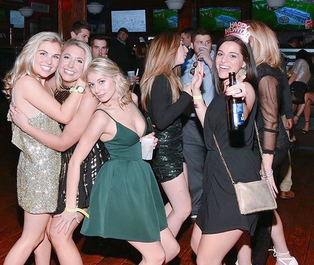 Oak Room tweet media