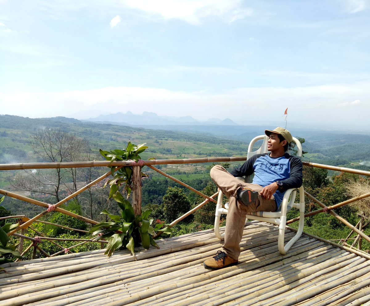 Lagipiknik_com's tweet photo. Wisata karti, wisata alam di subang ini menyajikan pemandangan yg indah dan asri loh. https://t.co/wjPHe3KZLN