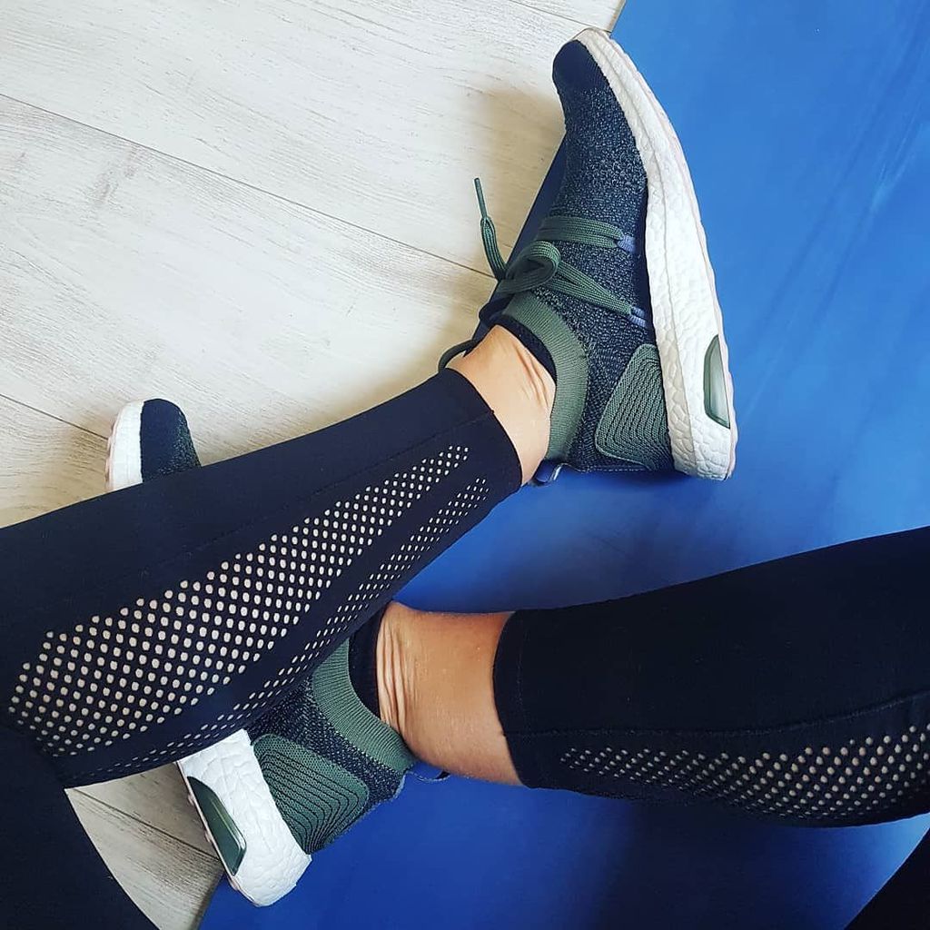 grainedesportiv's tweet photo. On peut arrêter le discours "il va falloir éliminer les excès des fêtes ?" 😈
Reprenez vos bonnes habitudes et les Ferrero partiront tout seuls 😁
(Ceci est un latergram)
#sport #training #chezsimone #legging #christmas https://t.co/8J9orGNWUh https://t.co/YbTPtrkoJ2