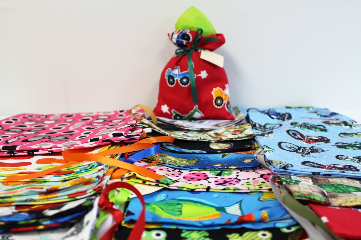 ptbogreenup's tweet photo. Wrap up your next gift with a fabric bag from the GreenUP Store! Many sizes and prints available for any occasion #reusable #giftofgreen https://t.co/Hk419dJpGC