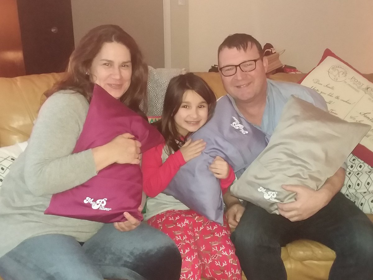MargFrontera's tweet photo. @realMikeLindell @MyPillowUSA @JrzyJoePiscopo It was a #MyPillow #Christmas #RollandGo ๐๐๐ https://t.co/dh63DhCF4u