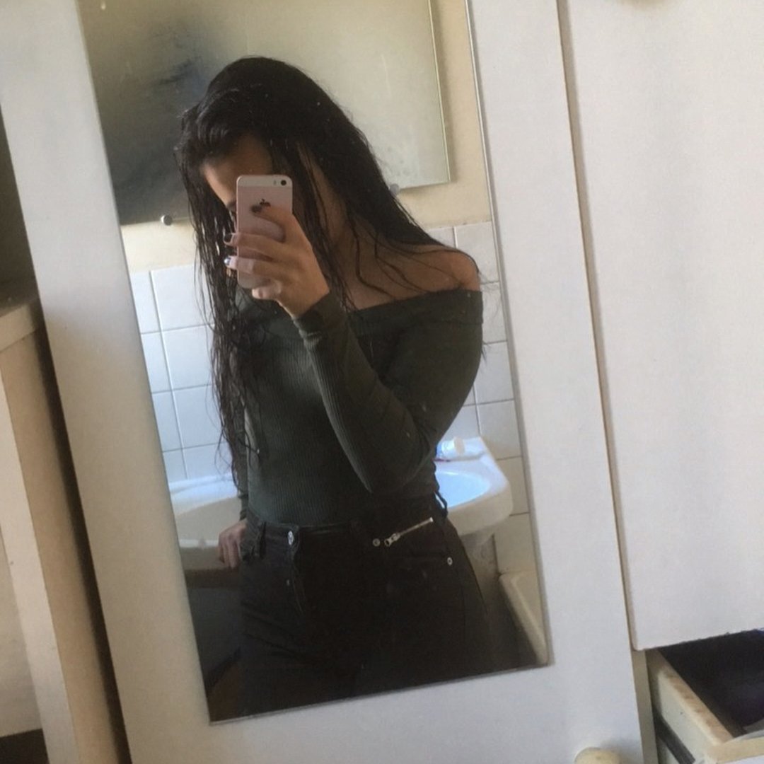 CmoiJade's tweet photo. Passez de joyeuses fêtes de fin d'année et apportez tout votre amour a ceux que vous aimez 💜 https://t.co/7eUPRDdTKd