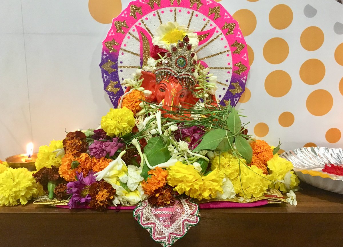 anil_marali's tweet photo. Performed Lord Ganesh Puja🙏 at our @SAPIndia Mumbai office on the occasion of year end!! Feeling blessed. 
Ganapti Bappa Moreya!✨ God bless us all. 
#SAP #SAPBusinessOne https://t.co/MJN6LY3A2U