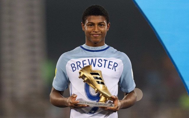 UfeatApp's tweet photo. L'essor de Kylian Mbappé : De l'espoir à la pépite 🙌
Rhian Brewster : fusée à carbu liquide de l'Angleterre pour la #FIFAU17WC 🔥
Bard, Caqueret, Geubbels et Gouiri : La génération d'or de l'OL 😍
Umaro Embalo : Bourré de talent, il a survolé le @MFMontaigu 🚀
#MonAnnéeFoot2017 https://t.co/VfL4nnboQe