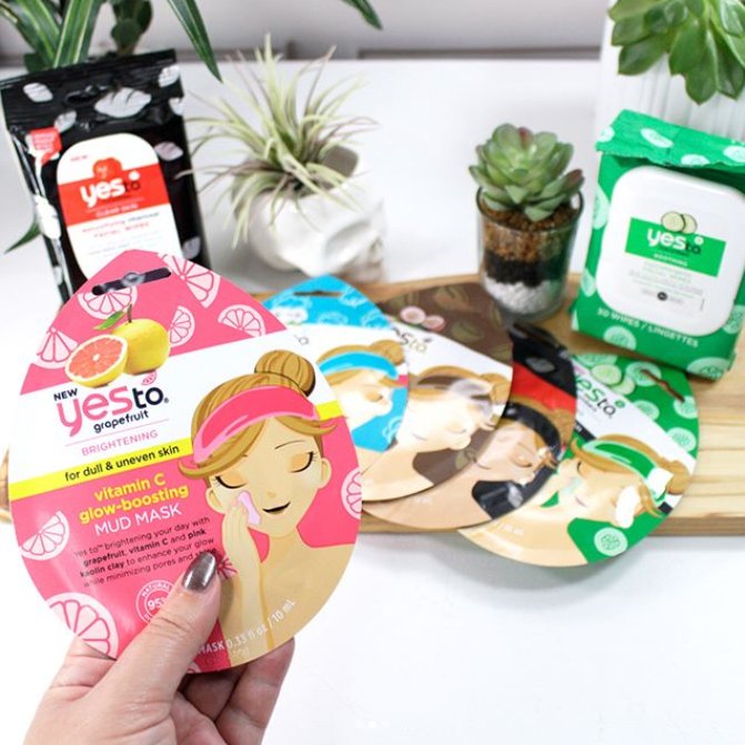 YesTo_UK's tweet photo. When you get all your favourite masks for Christmas! Yes To THAT! but don't worry if you didn't, we're offering you the chance to #win our range of mud masks! Just follow and RT to #win! #Freebies #WinWednesday #Giveaway #FreeBeauty #Competition #Comp https://t.co/hteZKbFK6E