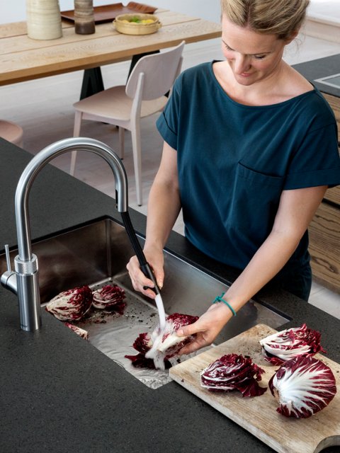 Lees meer over de Quooker FLEX en waarom deze niet mag ontbreken in jouw keuken! ➜ blog.keukenloods.nl/handig-en-veil…