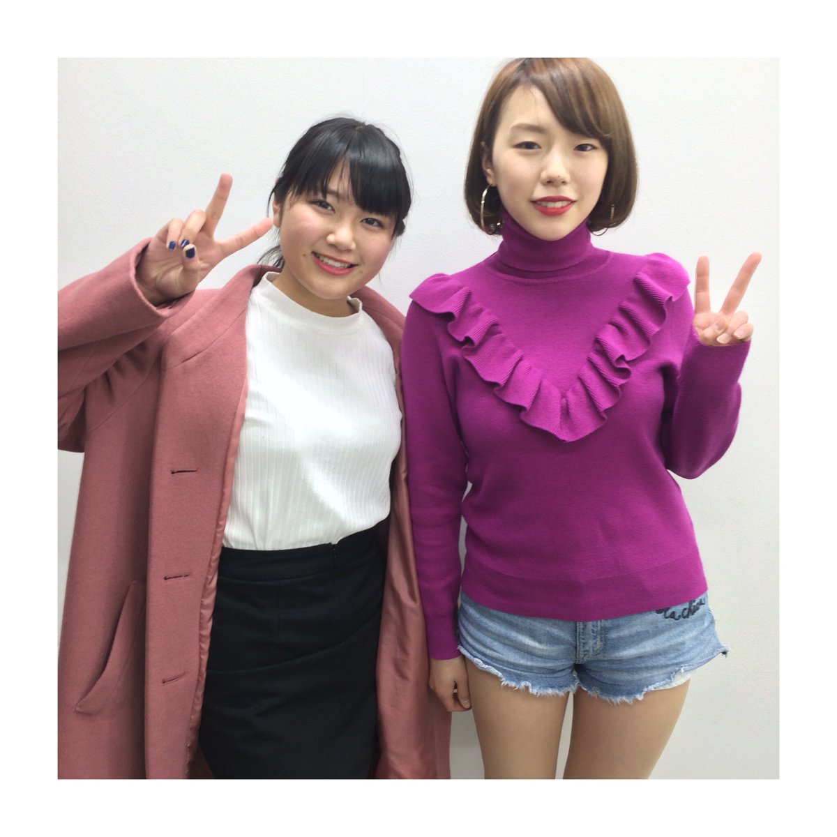 namikimisaki's tweet photo. 今日はみくるんチャット生配信でした😍
今回はみさきとさきちゃんが担当でした❗️
1回目は衣装で、2回目は私服で登場したよっ💓💓
観に来てくれた方、本当にありがとうございました✨
次配信する時はまた告知するので是非観に来れる方は観にきて下さい🙇🏻✨
#mixn.tv #みっきゃRingGoGo https://t.co/36NuVmuYmE