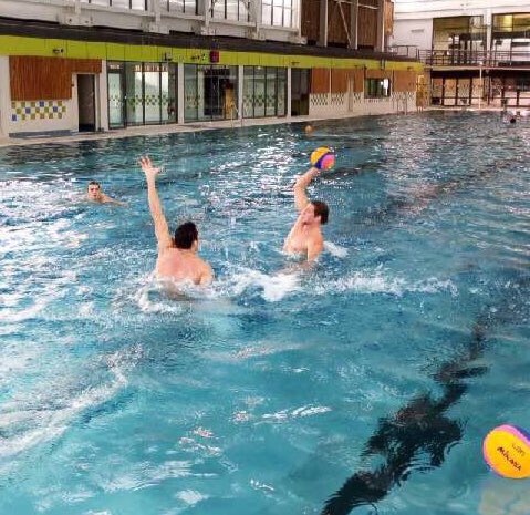 julien_issoulie's tweet photo. Reprise de l’entraînement pour les messieurs! Les qualifications approchent
@FFNatation #waterpolo https://t.co/6Q0JDNx4DX