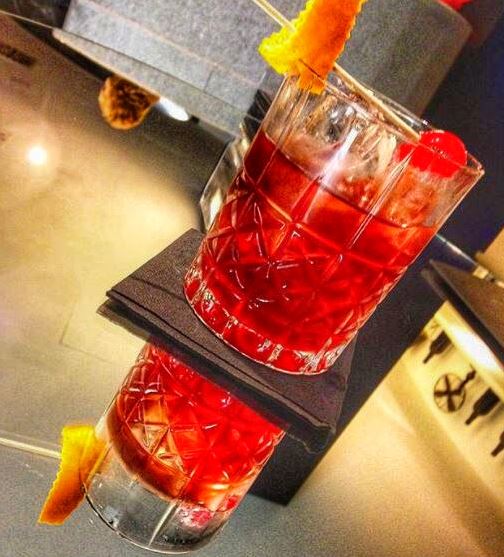 ChivasGraduates's tweet photo. Looking for holiday drink inspiration? Why not try something like this delicious looking Negroni from Elisabet in Spain! #chivasgraduates https://t.co/XcZ0Ys0xfc