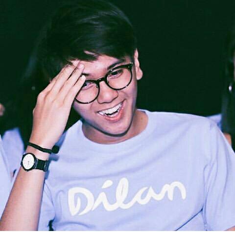 ula54933688's tweet photo. Hai semuanya kita ramein yuk hastag ini#18ThnIqbaalRamadhan biar jadi TTI lagi buktikan kalo kita itu masih kompak. https://t.co/yzPDfp9tyB