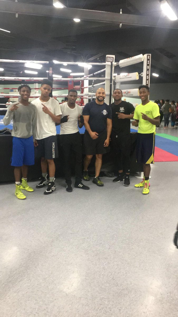 KdMoney2x's tweet photo. Happy National Boxing Day 🥊 #DallasPal @DallasPAL https://t.co/HcnysGCKso
