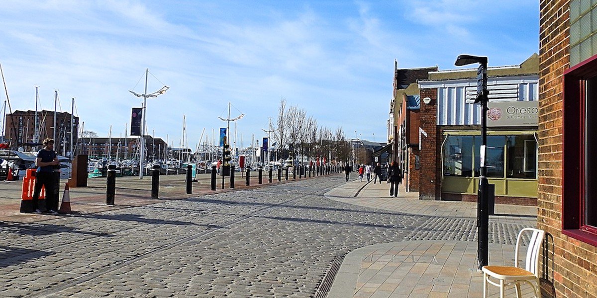 Check out our serviced apartment of the week 🏙️ Perfect for long &amp; short city breaks including a modern city themed interior, excellent location and free WiFi 😀 Click here to find out more 👉 goo.gl/jQ1Yxj