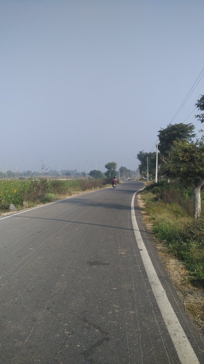 ownurendurance's tweet photo. Day 12 : After running in Coimbatore, Alleppey, Salem, Chennai, Pondicherry over the last 12 days, today's run route and weather near kolar has been most blissful! Next stop aka final stop : #Bengaluru! #LegsForLakes #MeraTerahRun https://t.co/jtJYQsWaNt