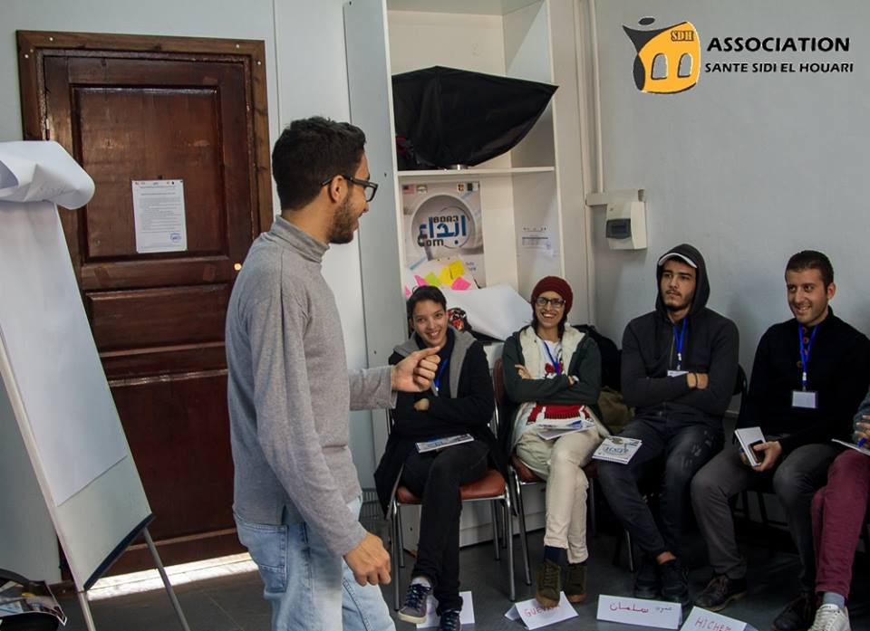 OranSdh's tweet photo. La formation dans les trois spécialités du projet Ibda3com: AV, TIC et Animation socioculturelle au siège de l'association au profits de 45 jeunes issus du mouvement associatif des 3 villes Oran, Sidi Belabes, Tlemcen et Mostaganem. #SDH #ibda3com @USMEPI #AV #TIC https://t.co/ZcTXn1XdbH