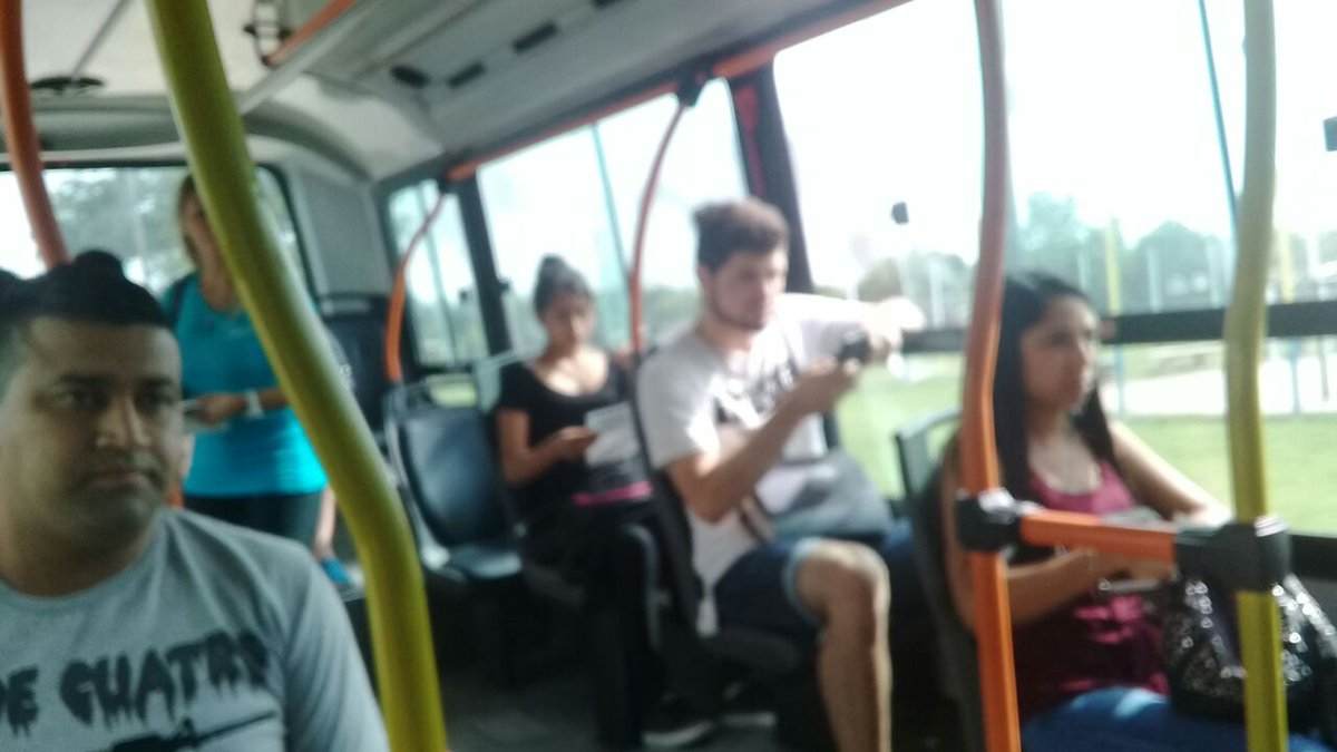 MAlvaradoMR's tweet photo. #Operativo #ControlTUP + divulgación a bordo de las unidades! Barrio #TioRolo #EstamosCerca! https://t.co/eemT7p06Eb
