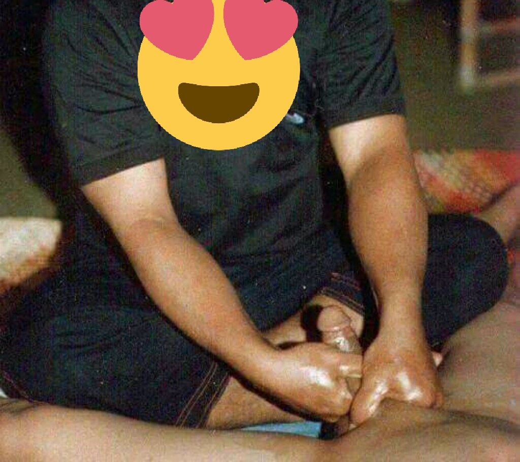 ErvanTriyono's tweet photo. Men's Health Vitality Massage Tangerang PijatPenis-081330699430 #pramugaraindonesia #sriwijayaair #pilotindonesia #Pilot #garudaindonesiaarlines #lionair #batikair #airnavindonesia #AirAsiaSupport #GMF #pramugarakece #skyair #fastair #pijatsensual #pijat #pijattangerang https://t.co/WLo8ozDsw7