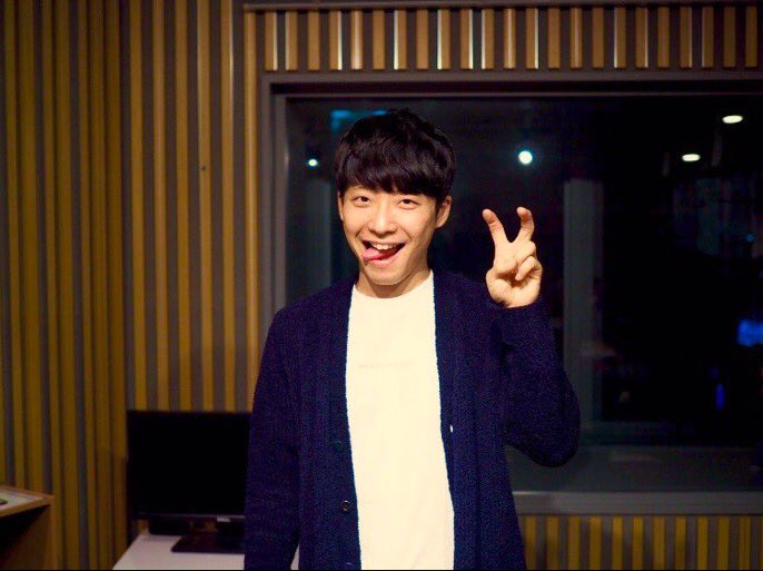 تويتر あゆい على تويتر 星野源 はとても可愛い 真面目だし誠実だし下ネタなんかも言っちゃうが全く嫌な感じじゃない さわやかさすらある カーディガンが似合う時点でさわやかだ 歌手の面では楽器を操り歌い踊る姿はとても かっこいい 見ているこちらまで楽しい