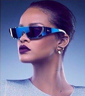 Rih_reaction's tweet photo. Before and after getting a sugar daddy https://t.co/ilYZXaf72y