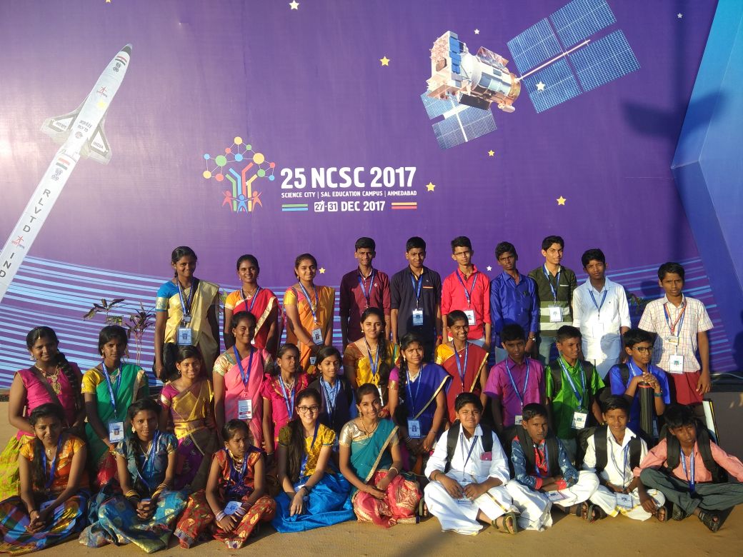 vazhai's tweet photo. Tamil Nadu team in traditional outfits during the inaugural day of the 25th National Children's Science Congress #NCSC #Science #Vazhai https://t.co/nRjVvrtFq9