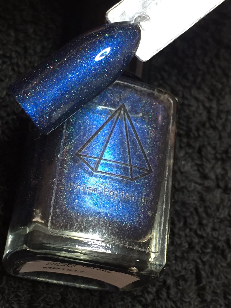 nailsbylyn's tweet photo. Check out the polish from @MeeBoxTweets December. Holo! ๐๐ #meebox #nailsbylyn #nalanails #nailart #nailtech #swatch https://t.co/Ek49csQ20M