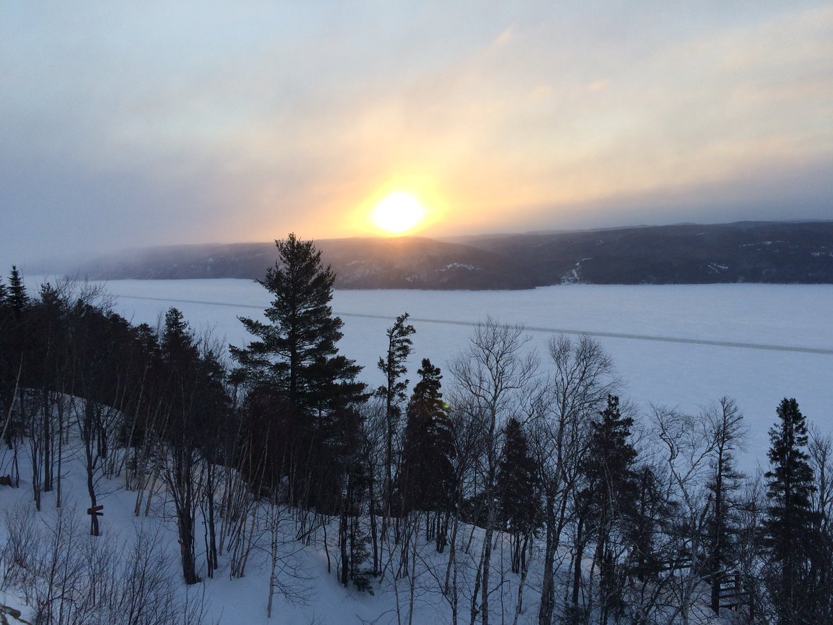 jlllesage13's tweet photo. Sunrise on Saguenay fjord. Temperature-25 Celsius.
Bon matin #Quebec https://t.co/Fl6bvOcTPz