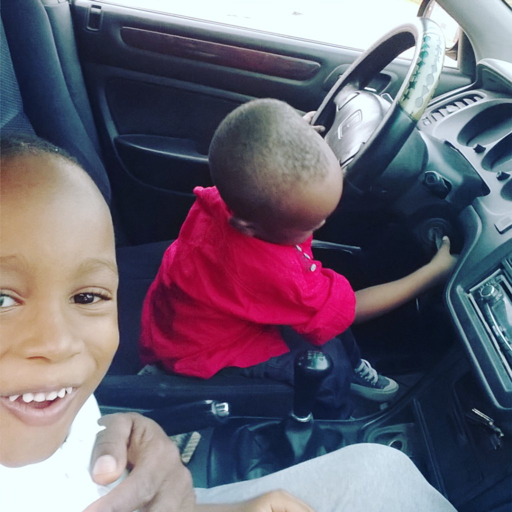 brainbrain127's tweet photo. What are you waiting for? Up in, Bros J is ready to take us out. 💃🍖🍻 Compliment of the season from this 2 smart kids https://t.co/YZfW2Yyf6c