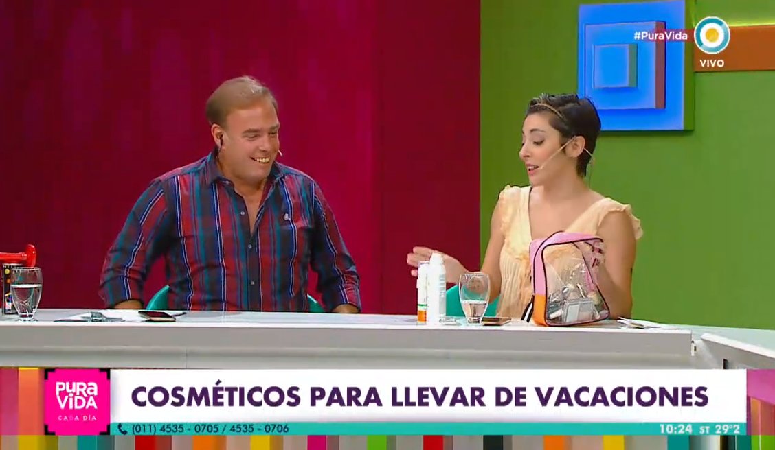 [AHORA] #PuraVida | ¡<a href="/Fruticienta/">Frutilla con cremas</a> le enseña a <a href="/gbgerman/">German Berghmans</a> qué cosméticos llevar de vacaciones! ☀️