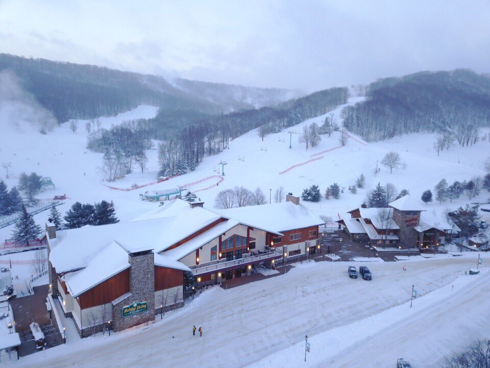 holidayvalley's tweet photo. Cold today, but the snow is fantastic. https://t.co/kRvMjXhOpL