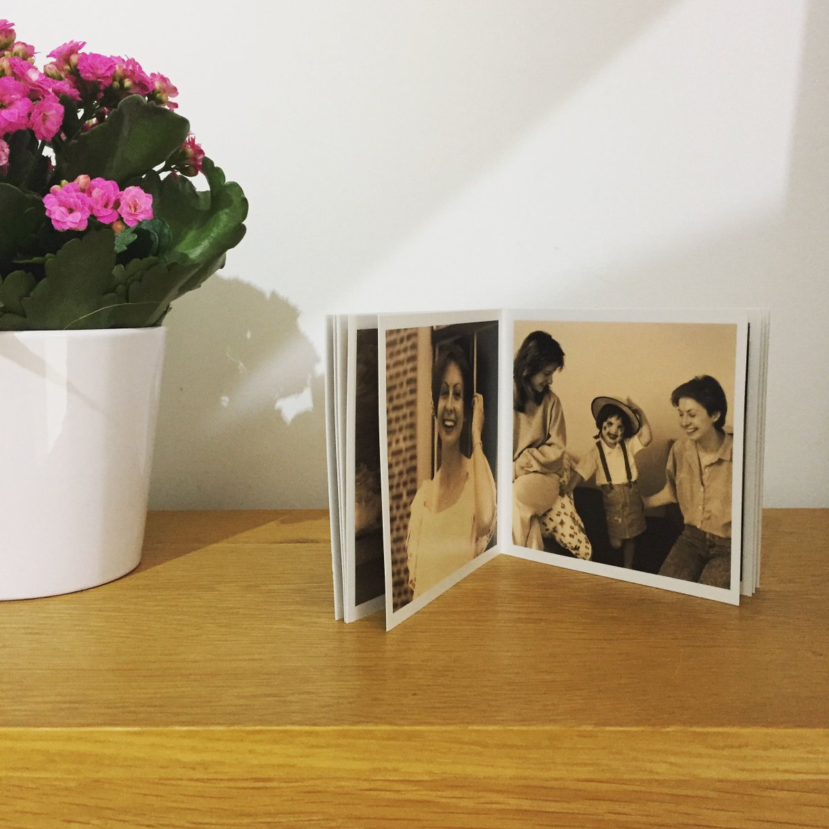 POPBOOKEU's tweet photo. Transform your Christmas #family photos into a sentimental mini photo book: https://t.co/OA08sMJhDh #photography #pbloggersuk https://t.co/1bjmEmR6We