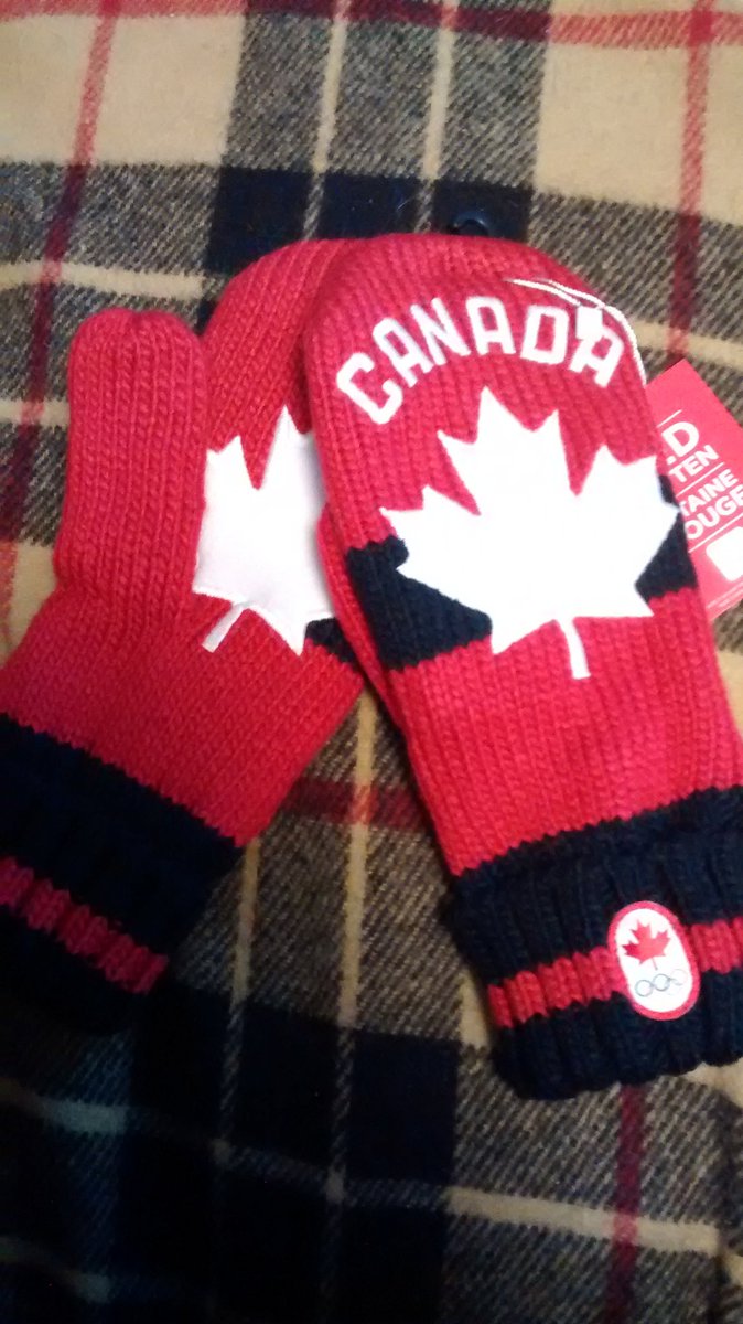 KCarib's tweet photo. I love @hudsonsbay for the mittens they sell. I've gotten a different design/colour combo every year for the past seven years 😁 #CanadianWinter #keepyourhandswarm https://t.co/RlfvzfXNPp