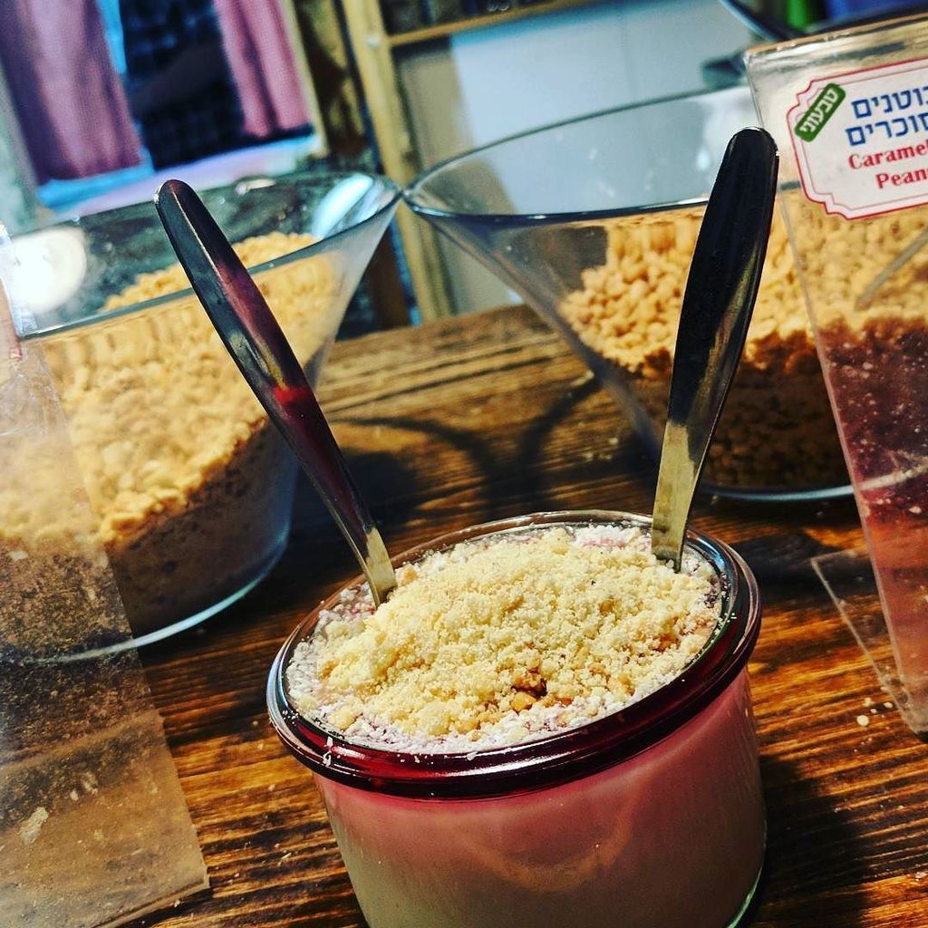 abbacharice's tweet photo. Tried this thing. Not sure I'll have it again, but pleased with the colorful experience. #Malabi

#vegan #telaviv #travellog#food #foodofinstagram #toppings #littleshop #friends #share #nomabs https://t.co/lgDo9YjzC7 https://t.co/dI7F5vcDJN