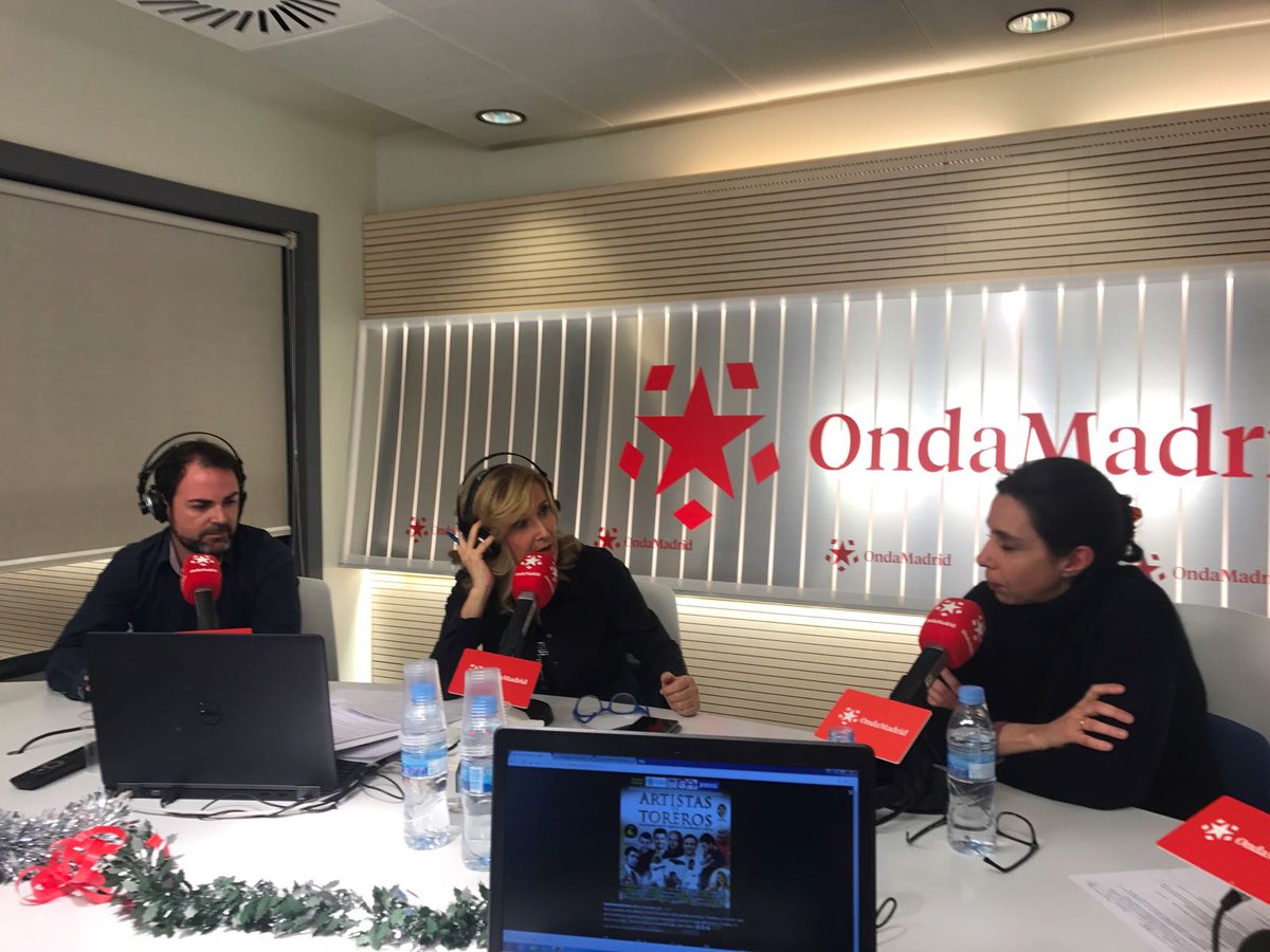 felixfernandez_'s tweet photo. ¡Qué tarde más bonita la de ayer! Hablando con la gran Nieves Herrero de Gym of voice y de mi oreja escacharrá. 
Agradecido... https://t.co/LGxFgcUNIf