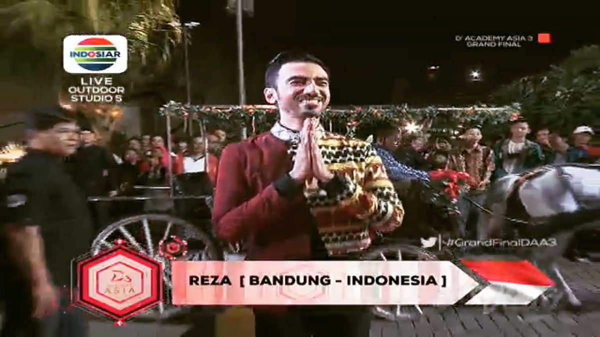 #RezalliantsProudRezaDAA3 
<a href="/DA2_Reza/">ReZa zAKarya DA2</a> itu suaranya bikin merinding, penghayatannya itu lo bikin kita mewek, improvisasinya gak da yg bs niruin, kreativitasnya X factor bangeeeeeet, stylenya paling gagah bangeeeeeet tentunya, love love love a ejja... @IndosiarID