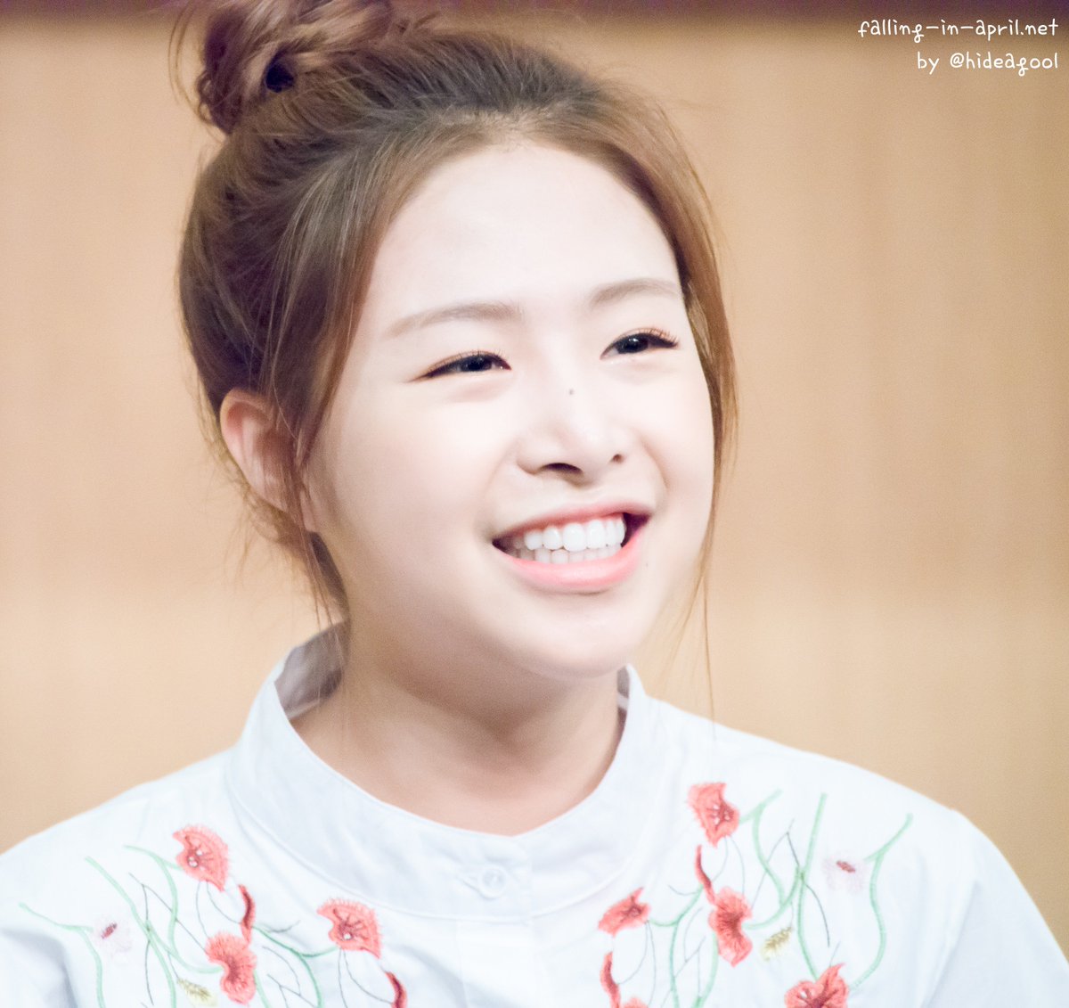 hideagool's tweet photo. #채원 #chaewon 👼
#에이프릴 #APRIL https://t.co/OYTI69M0Jg