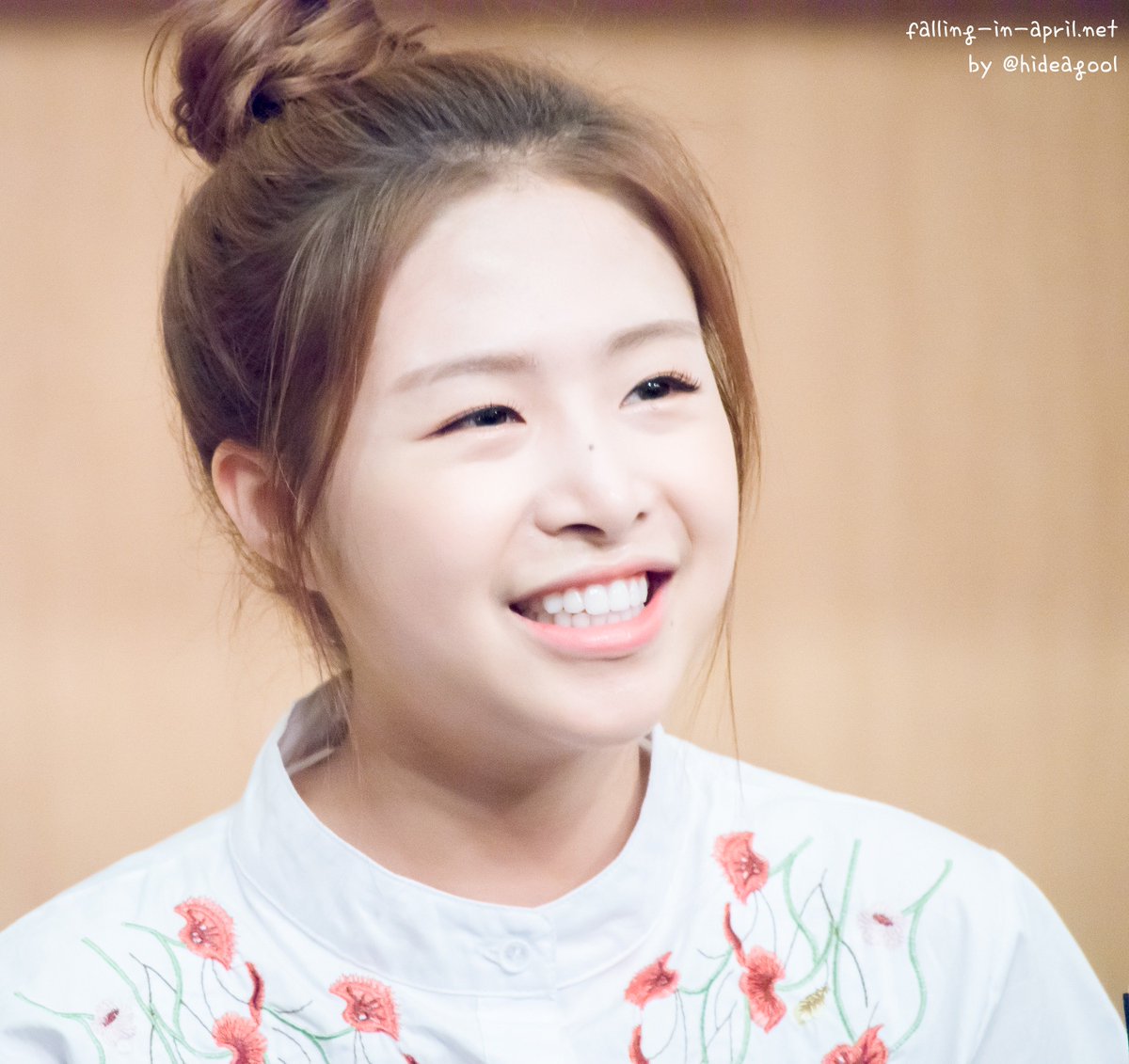 hideagool's tweet photo. #채원 #chaewon 👼
#에이프릴 #APRIL https://t.co/OYTI69M0Jg