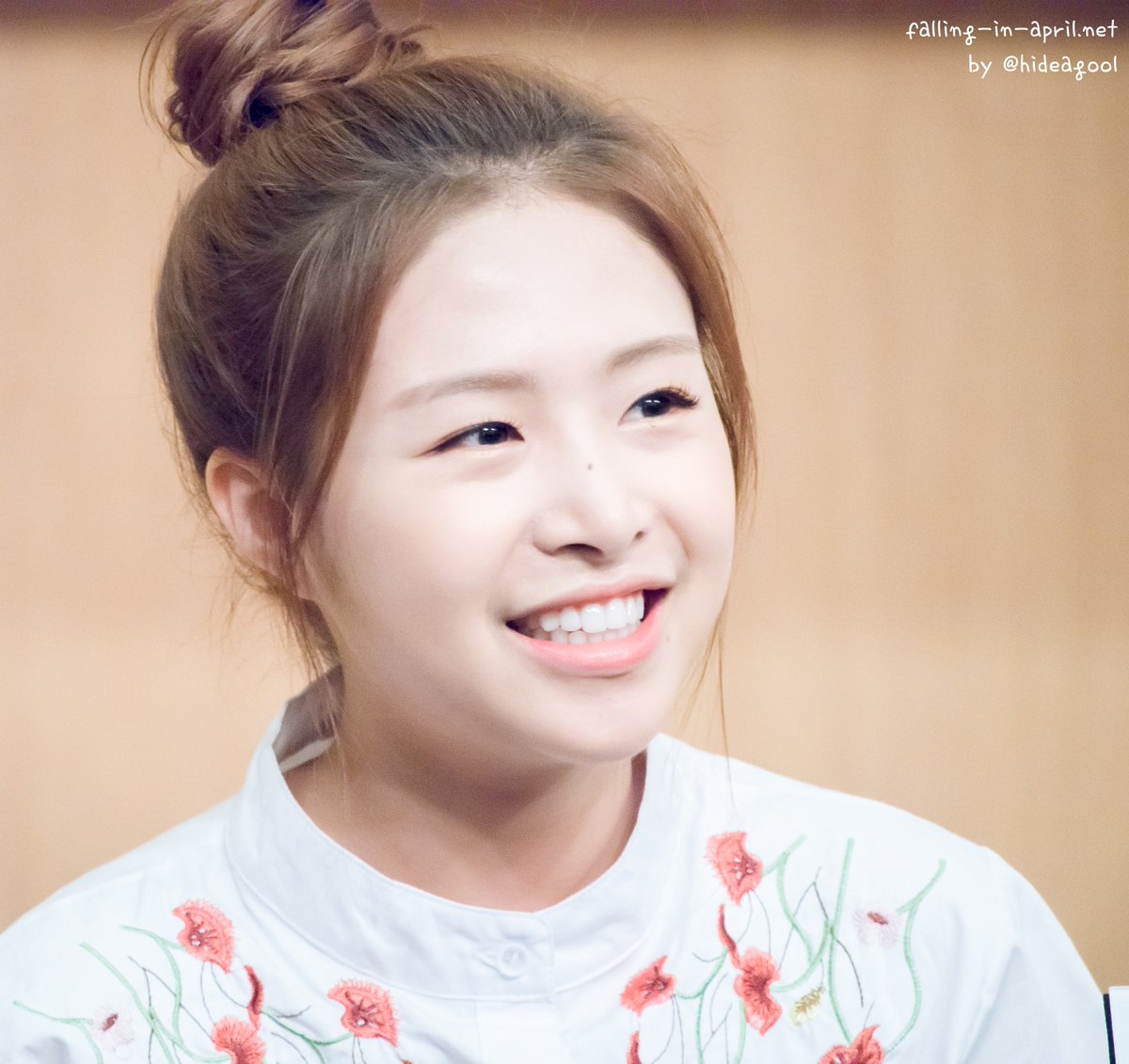 hideagool's tweet photo. #채원 #chaewon 👼
#에이프릴 #APRIL https://t.co/OYTI69M0Jg