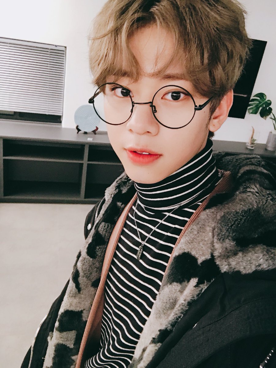 bnmboysofficial's tweet photo. [#MXM/#김동현] 여러분 여러분 여러분.....그거 아세요?????
....
저 ....
....

오늘도 쌀국수 먹었어욥!🙈🙊🤟 https://t.co/Dx49NE1zgo