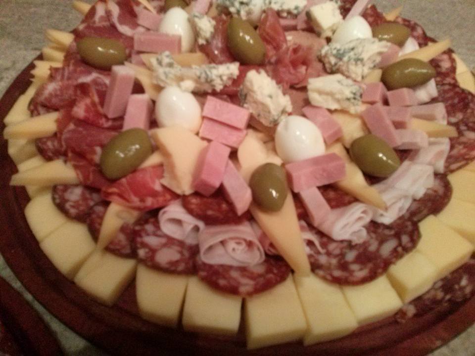 abruno_mio's tweet photo. No te olvides de hacer tu pedidos de #picadas para #FinDeAño
https://t.co/7uJme7JGdD

#catering #eventos #fiestas #navidad https://t.co/ZLNkXzvrNX