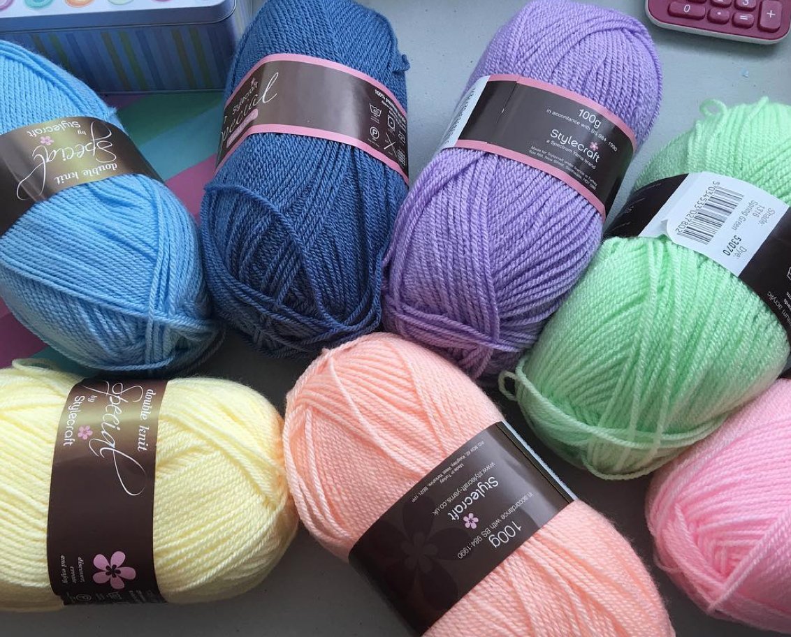 Wooltoyourdoor's tweet photo. Packing up a lovely order of pale rainbow yarn pack. https://t.co/ifpKqS3NJz
#yarnpack #crochet #yarn #stylecraftspecialdk #stylecraft #wool #crochetersofinstagram #knitting #weaving #etsy #yarnshop #handmade #weaversofinstagram #yarnaddict #crochetlove #crocheting #crochetaddict https://t.co/UOhN2PuNNn