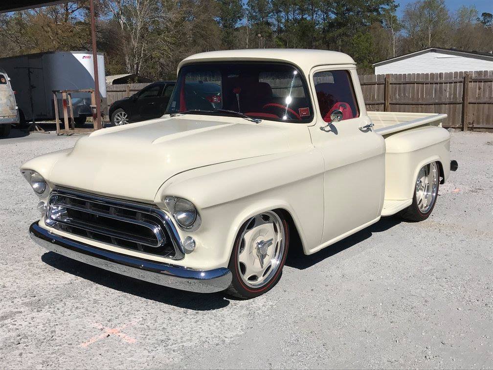 HotwireAuto's tweet image. A gorgeous truck with our 5.3/4l60-e harness on it. In fact, the owner of the truck, Ryan Wheat, took it to the Run to the Sun car show in Myrtle Beach, SC, and won truck of the year at the first show it was in!