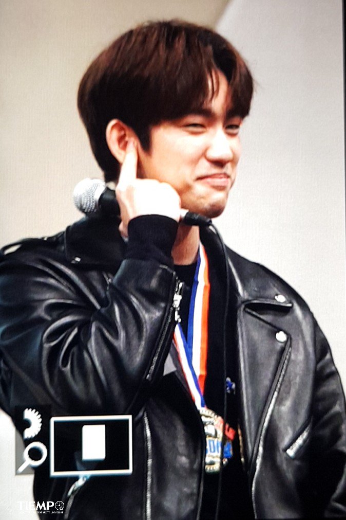 TIEMPO_JY's tweet photo. 171227 대구 팬싸인회 #진영 #Jinyoung #GOT7 https://t.co/vScIPA512Y