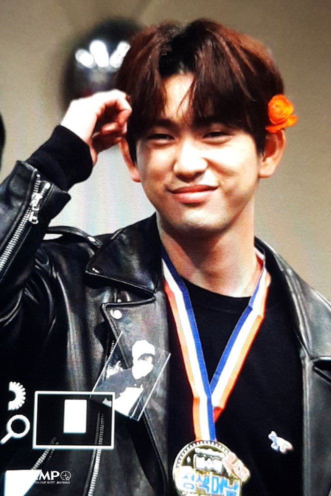 TIEMPO_JY's tweet photo. 171227 대구 팬싸인회 #진영 #Jinyoung #GOT7 https://t.co/vScIPA512Y