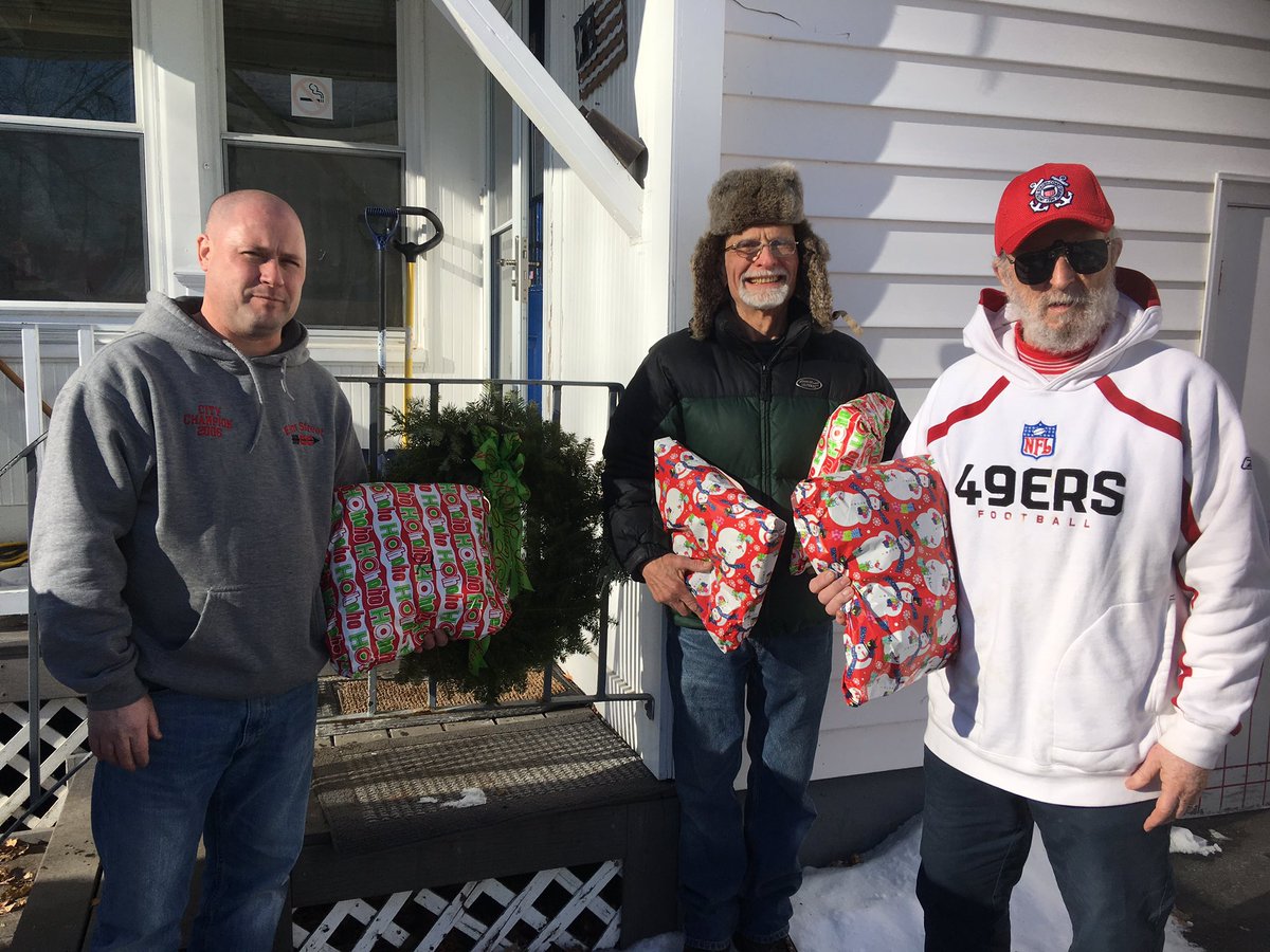Thank you to Kevin from Sweats for Vets! He brought us 25 sweatshirts #staywarm