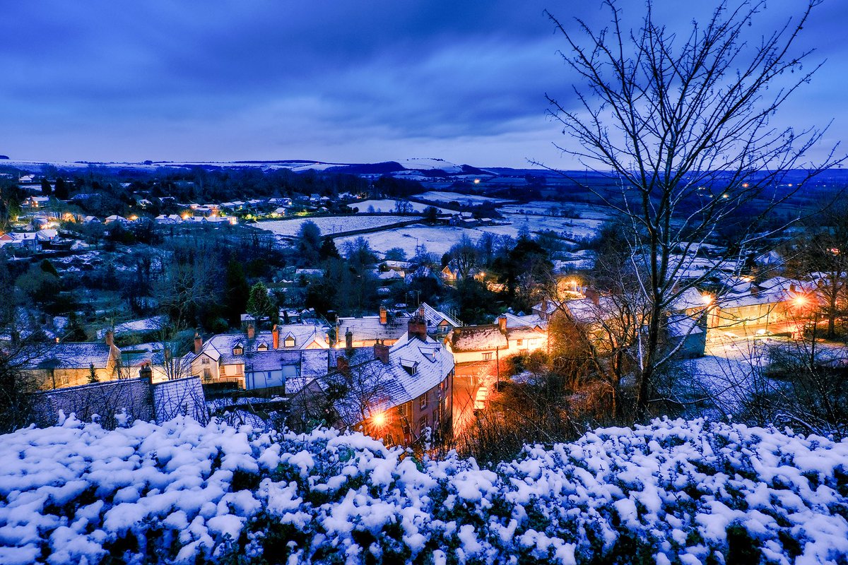 dave_t56's tweet photo. Waking up to snow in Shaftesbury @BBCDorset @Dorsetecho @DorsetMag @DorsetTourism @DorsetSnow @Weather_Dorset @Fujifilm_UK https://t.co/Lpv4dGrkBx