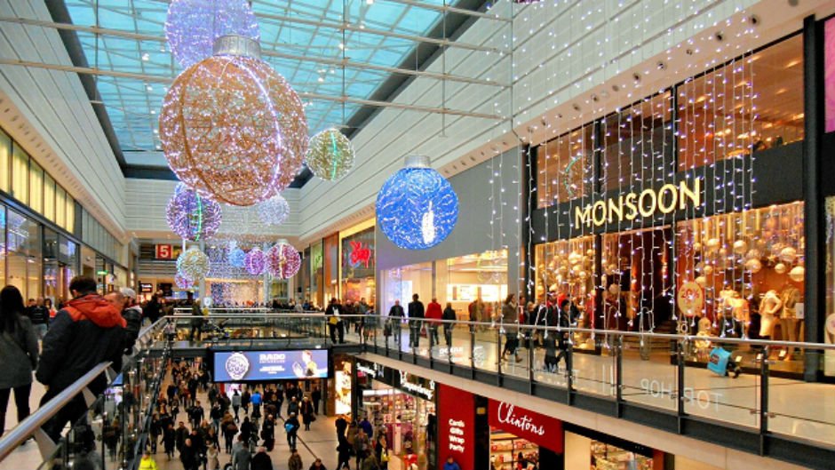 MarioParon's tweet photo. Global chair of #Consumer and #Retail at #KPMG @WillyKruh_KPMG on how changing consumer habits are threatening to close more Canadian retailers in #2018 https://t.co/fCzApdfWxw https://t.co/zW5eKc0fqh