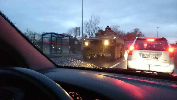 Auch nicht schlecht 1 Woche Führerschein und was doch so alles Im Straßenverkehr mitfährt 😇 https://t