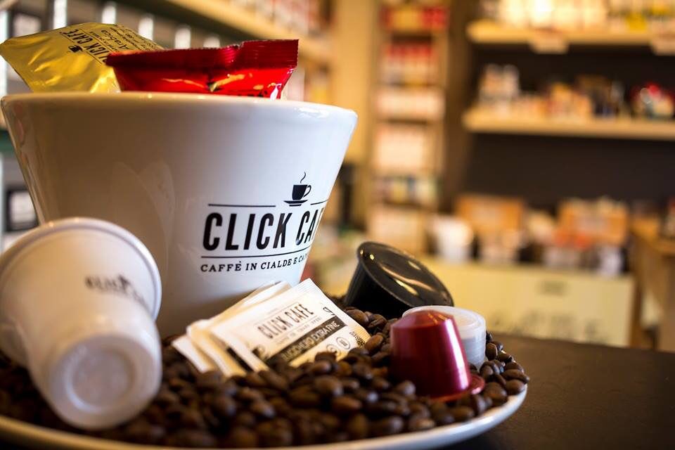 BlogAndTheCity1's tweet photo. Ma quanto ci piace il caffè 😉☕️? Con @ClickCafeitalia poi l’esperienza è unica perché vi trasporterà in un mondo pieno di aromi e di profumi provenienti da tutto il mondo. Scopri di più su 👉🏻 https://t.co/9oQWABoBJm
#clickcafe #ad
https://t.co/ETUH1L2eAo https://t.co/PlK6YOuG2z